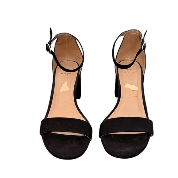 A New Day Mich Low Block Heels Faux Suede Shoes - Picture 4 of 7